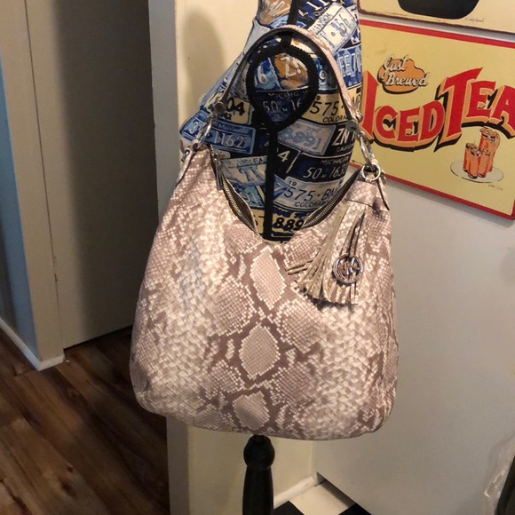 Michael kors Bag - Picture 2 of 8